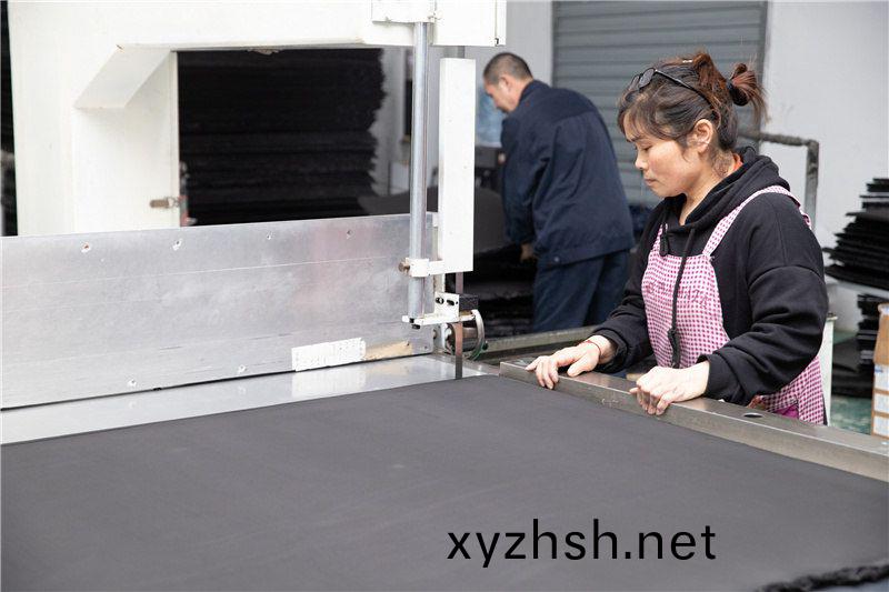 CR減震(zhen)保溫(wen)條(tiao)